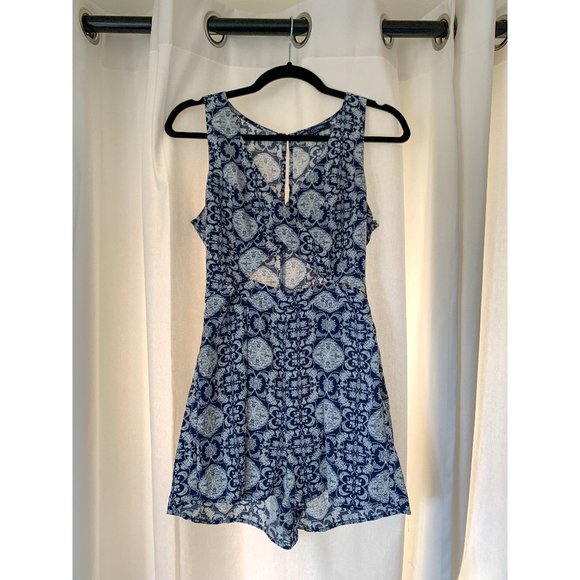 Abstract Cutout Romper - Picture 2 of 4